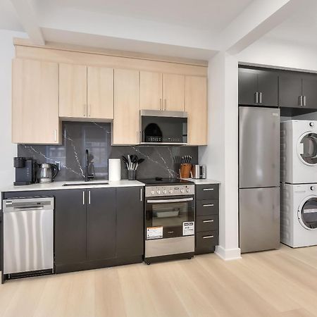 Free Indoor Parking Cozy & Spacious Condo In Heart Of Downtown Монреаль Экстерьер фото